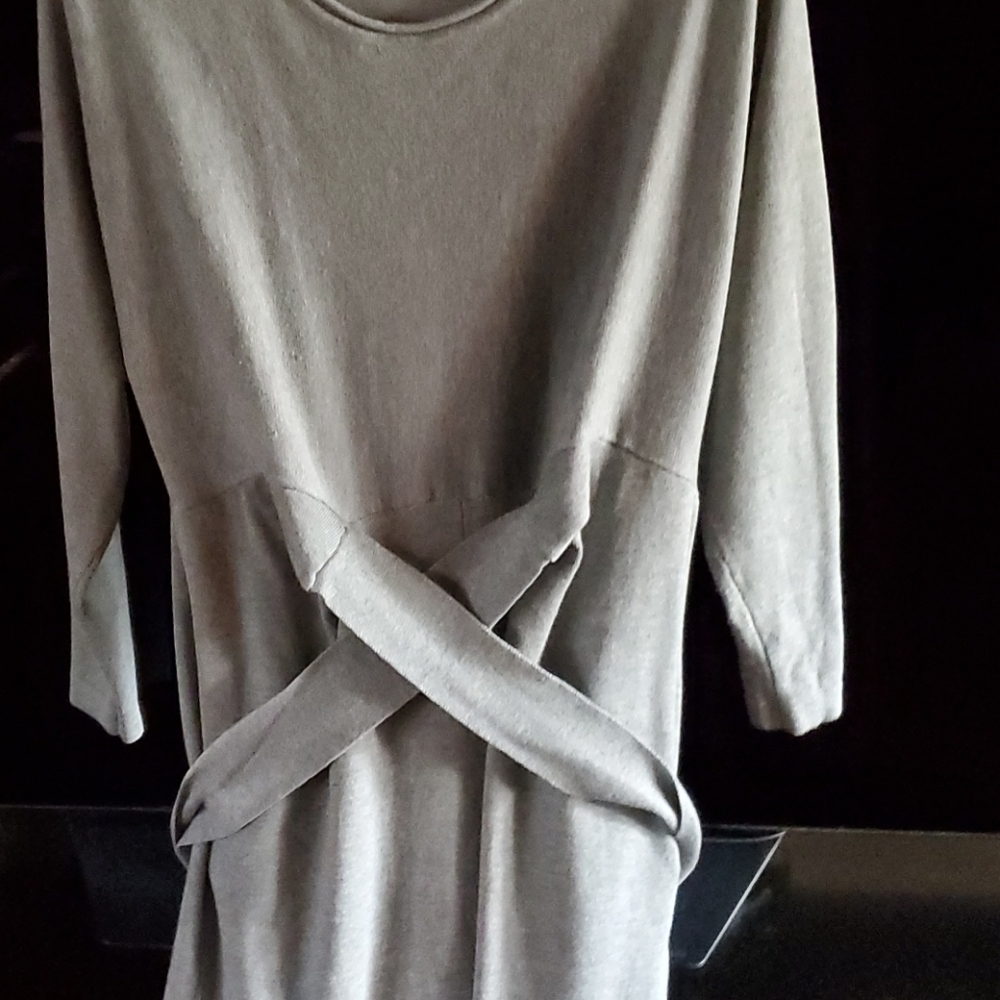 Dress - Picture 3 of 4